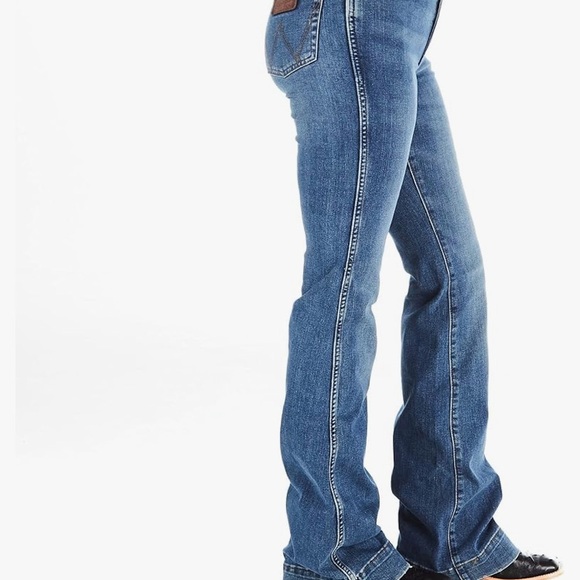 Wrangler Denim - Wrangler Womens Retro Five Pocket High Rise Trouser JeanJeans